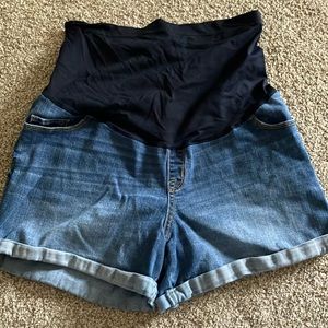 Maternity shorts